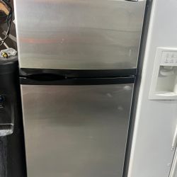KitchenAid Top And Bottom Refrigerator 