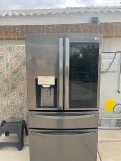 Black stain is still LG fridge with Glass Window