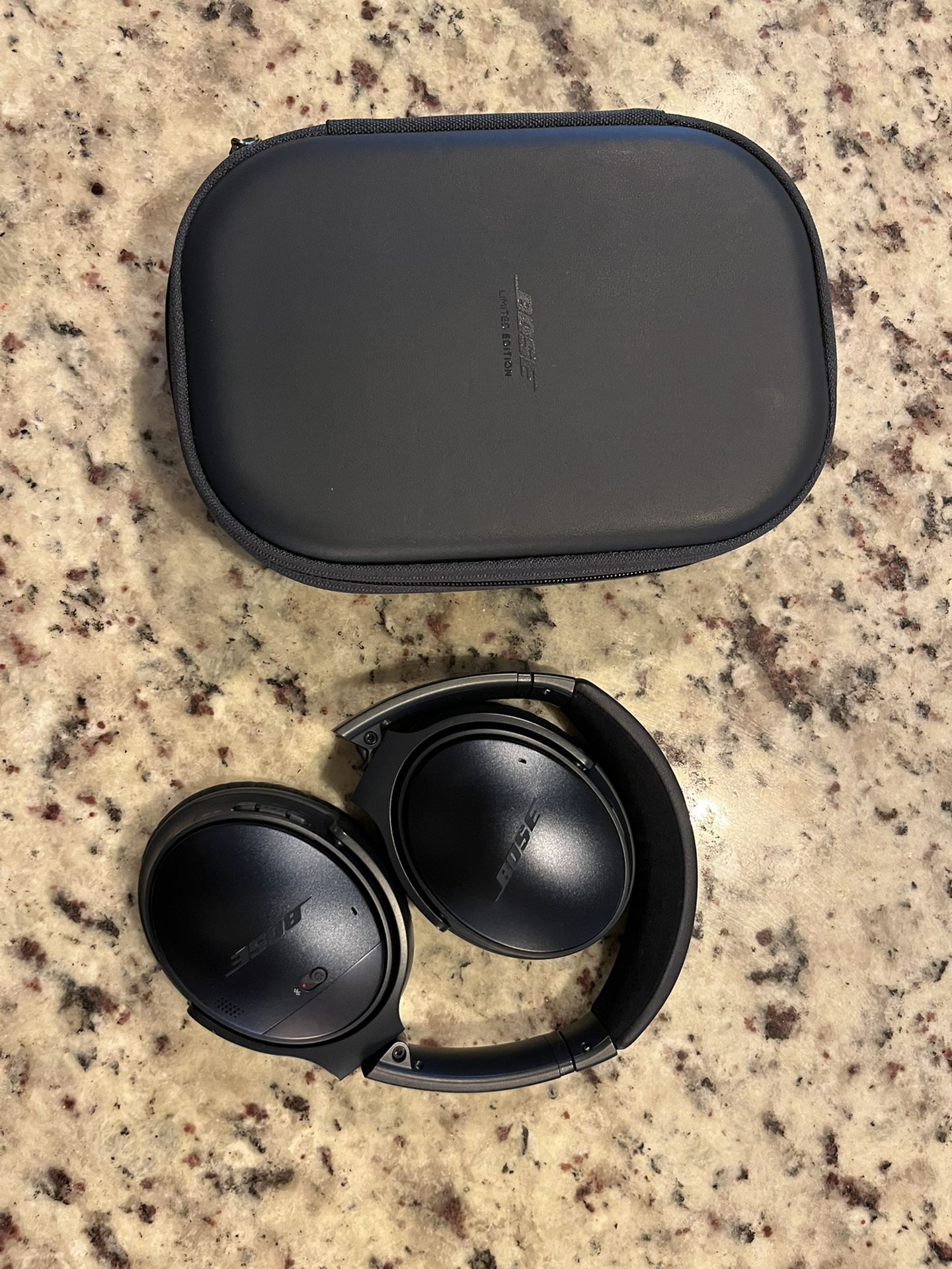 Bose Quiet Comfort 35 ii Noise Cancelling Headphones QC35ii
