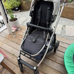 Uppa baby Cruz stroller w/rain Cover 