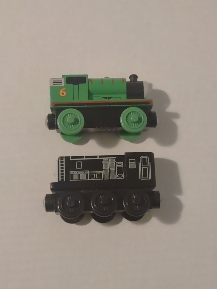 2 Thomas & Friends Magnetic Wooden Cars