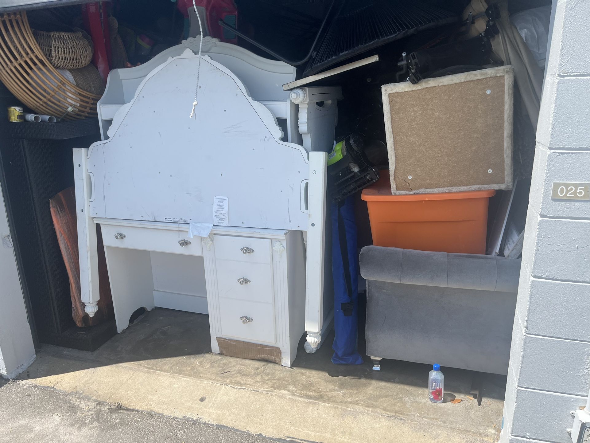 Princess Bed ( Head And Footboard , Small Desk And Desk Hutch , And Small