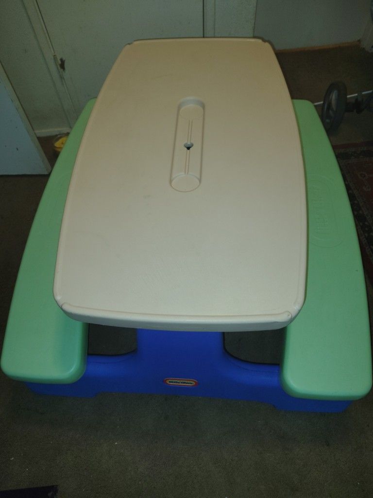 Kids Little Tikes Table