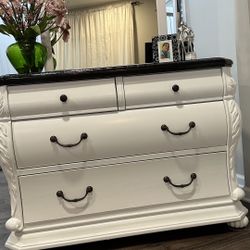 Dresser And Mirror Only 