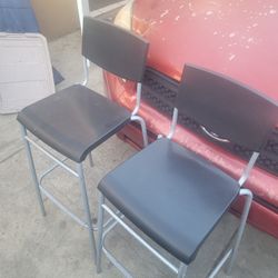 2 TALL CHAIRS