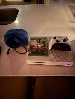 Xbox 360 w/ Remote