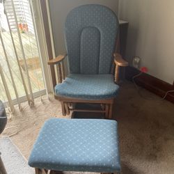 SOLID WOOD  BLUE GLIDER