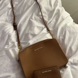 MICHAEL KORS PURSE & WALLET