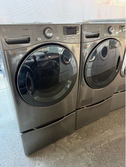 Lg front load washer and gas dryer set