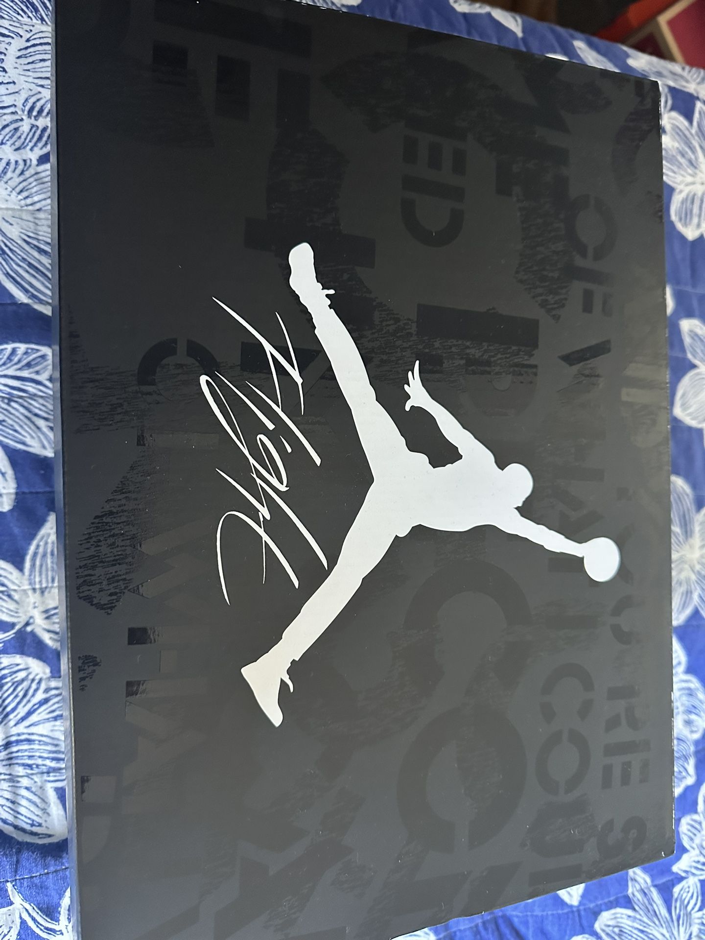 Air Jordan 4 Retro Brand New