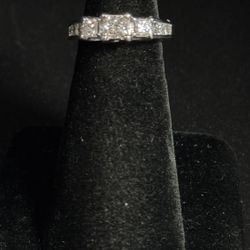14K White Gold Diamond ring 1-1/2 ctdw size 5 3816 Steilacoom Blvd SW Lakewood (contact info removed) 