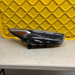 Kia Forte Gt Right Headlight 2022 2023 2024 2025