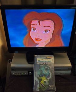 Toshiba 19 inch LCD TV HDMI VGA, retro gaming tv 📺 plus remote