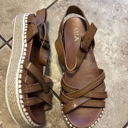 Women’s Wedge size 7