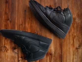 Nike Air Jordan 1 Black Sneakers