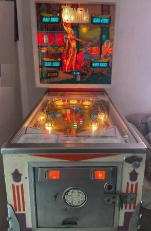 1977 Gottlieb Cleopatra PinBall Machine
