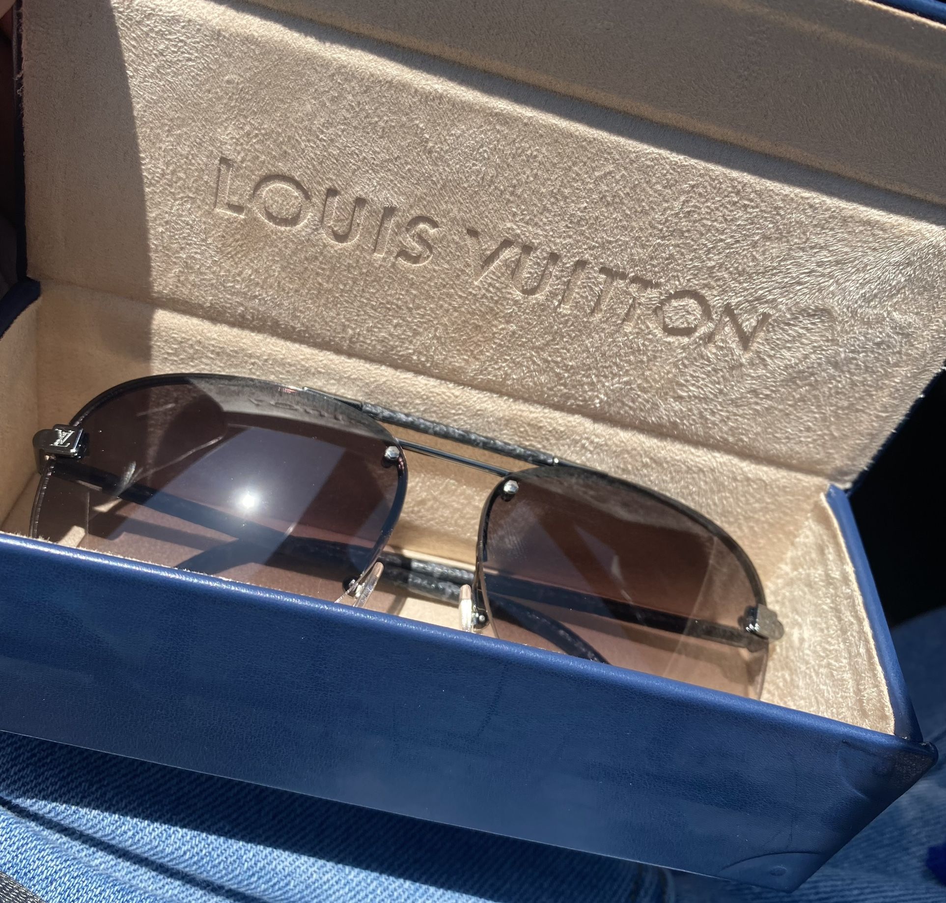 Sunglass