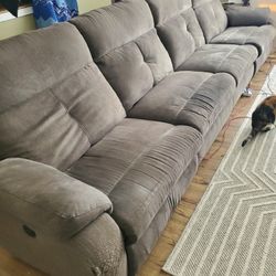 Large SECTIONAL COUCH.. (Free)