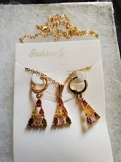 Set of earrings and necklace