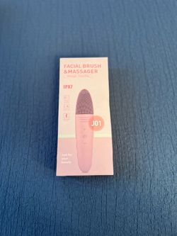 BRAND NEW ‼️Waterproof Silicone Facial Cleansing Brush & Massager