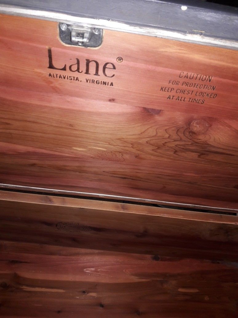 Lane Altavista, VA Wood Chest