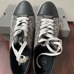 Women Sneakers 