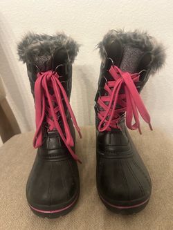 Women’s Snow boots size 5
