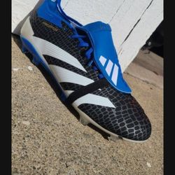 Adidas Predator Cleat 