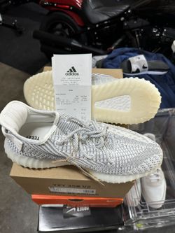 Yeezy 350 Boost V2