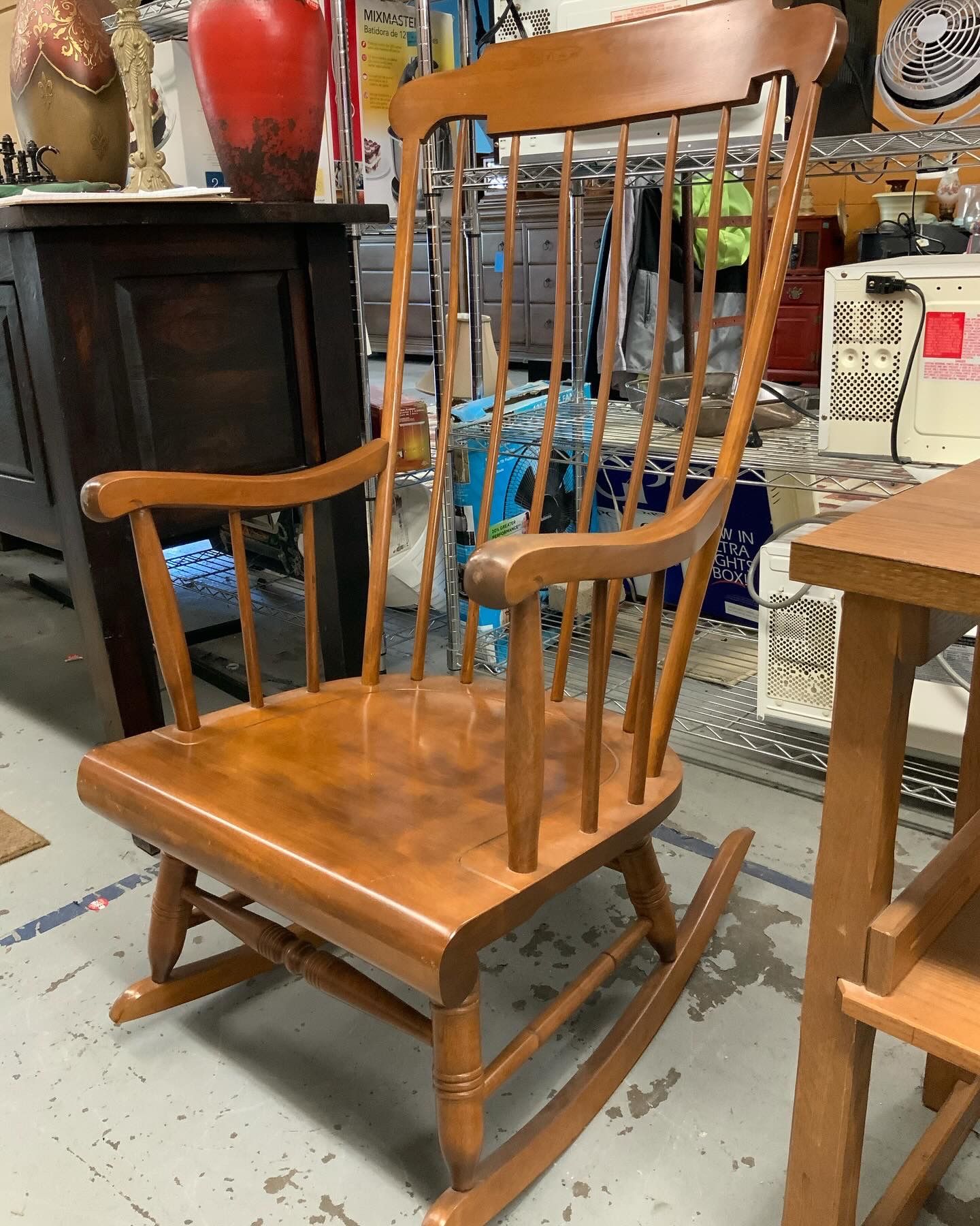 American Made Rocking Chairs By Nicholas + Stone Chanes For Sale 🪑