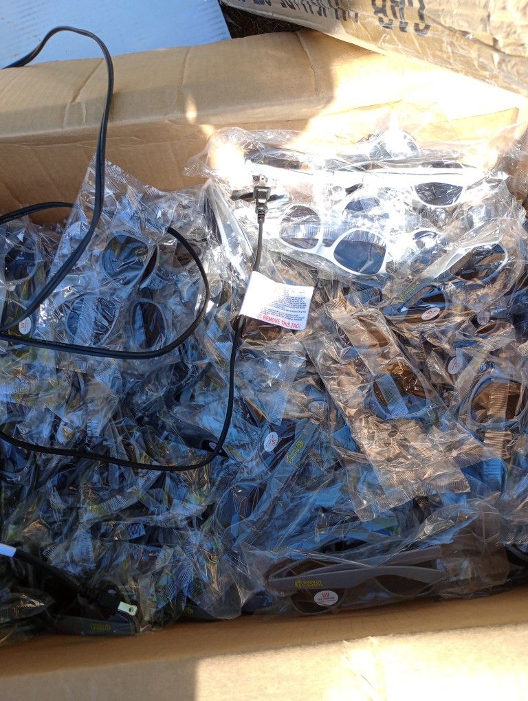 100 Sunglasses All For 50 Bucks