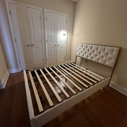 **Full Bed Frame with Tufted Upholstered Headboard – Like New – $80 (Pickup Only)**