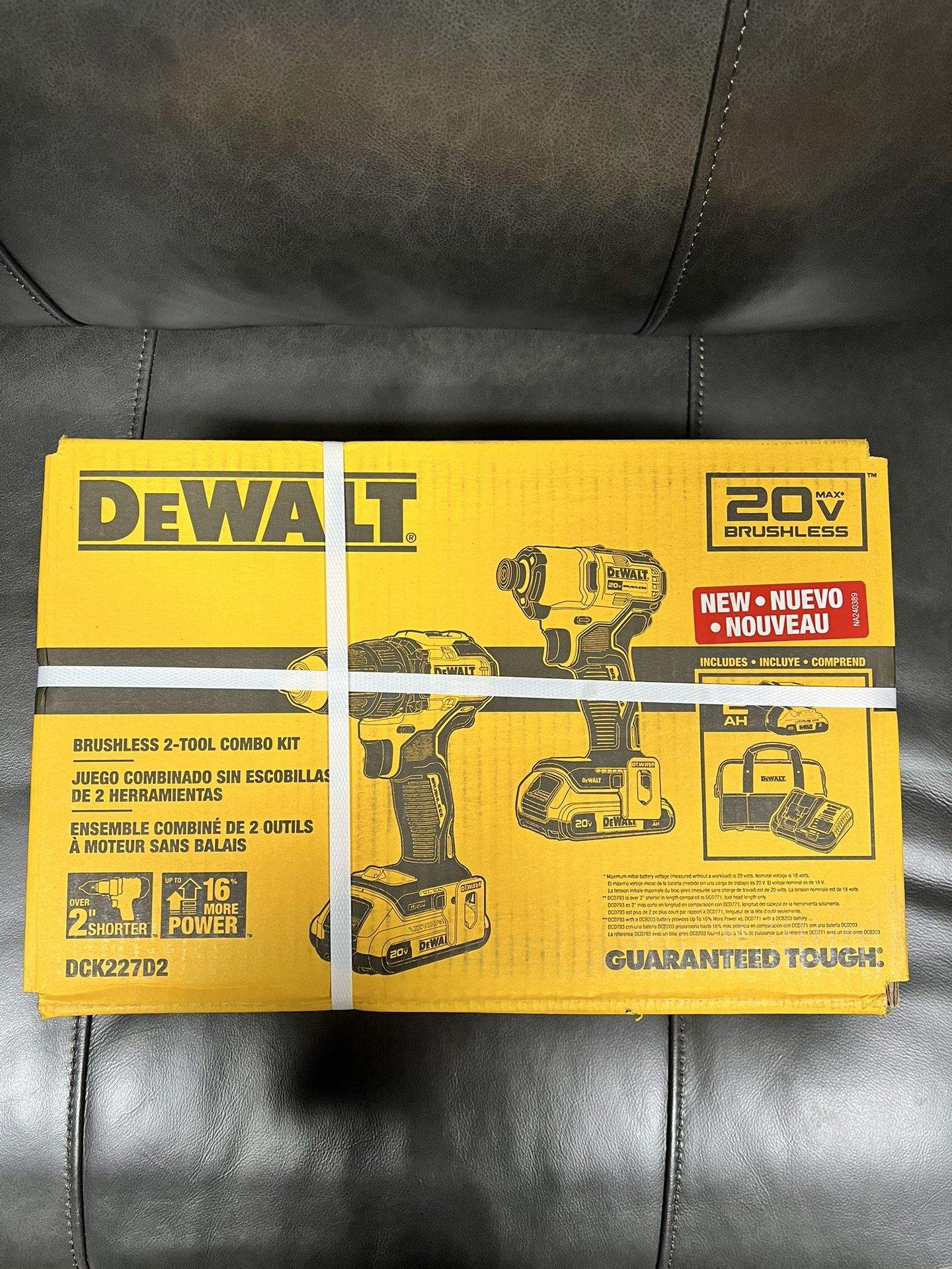 DeWalt 20V Max Brushless Cordless Drill/Driver and Impact Driver Combo Kit