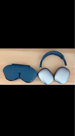 Apple AirPods Max with Case