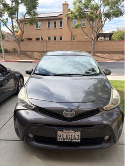Toyota Prius V