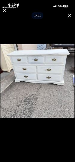 🌹BEAUTIFUL WHITE COLOR VINTAGE DRESSER/7 DRAWER🌹