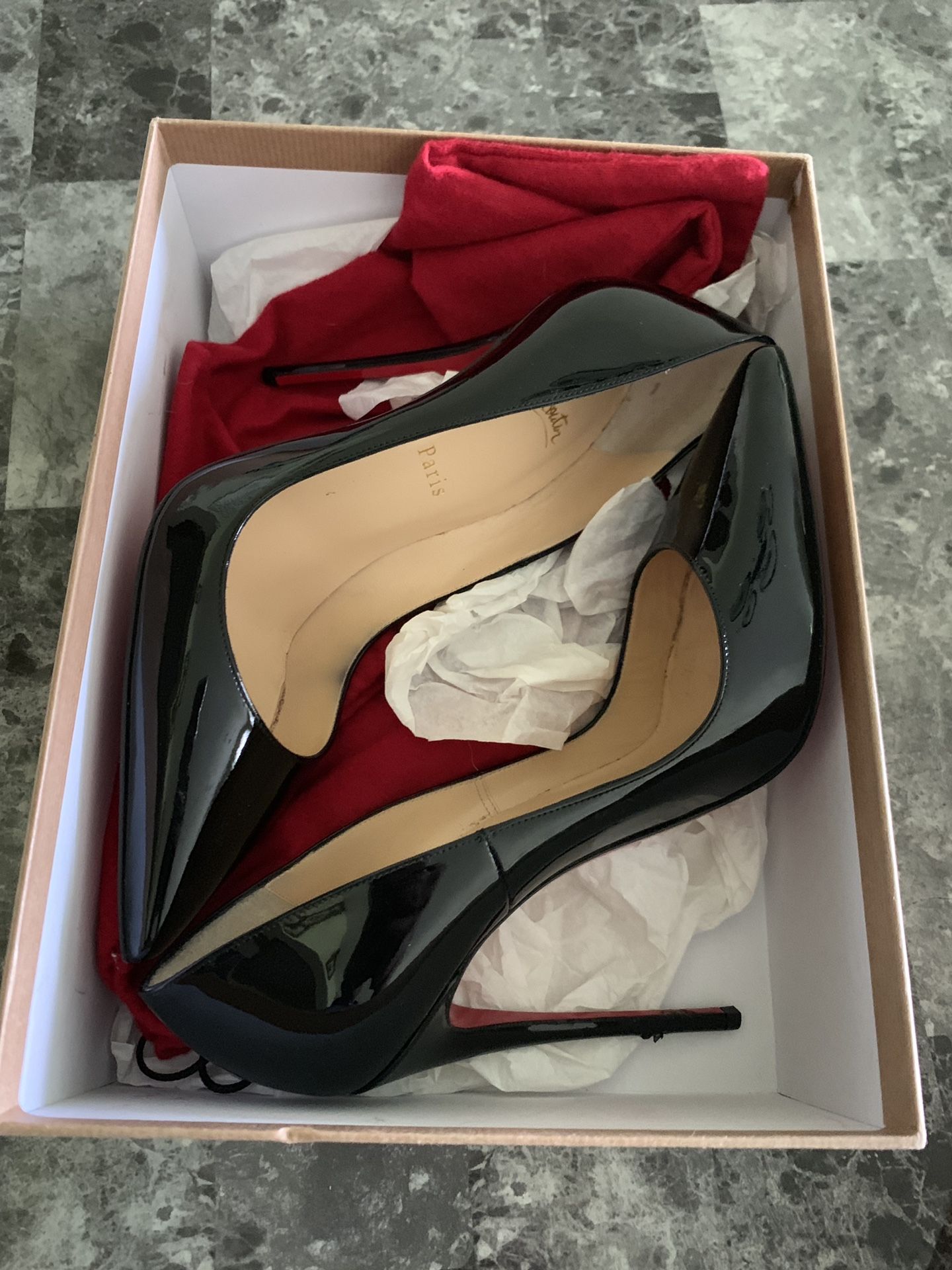 Christian Louboutin So Kate Black