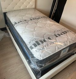 NEW MATTRESS TWIN SIZE PLUSH WITH BOX SPRING