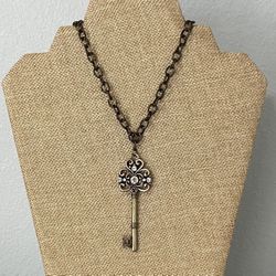 Bronze Vintage Key Pendant Necklace 