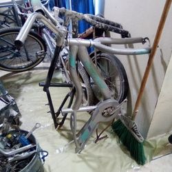 20" Newer Shwinn Girls Frame  With Parts.