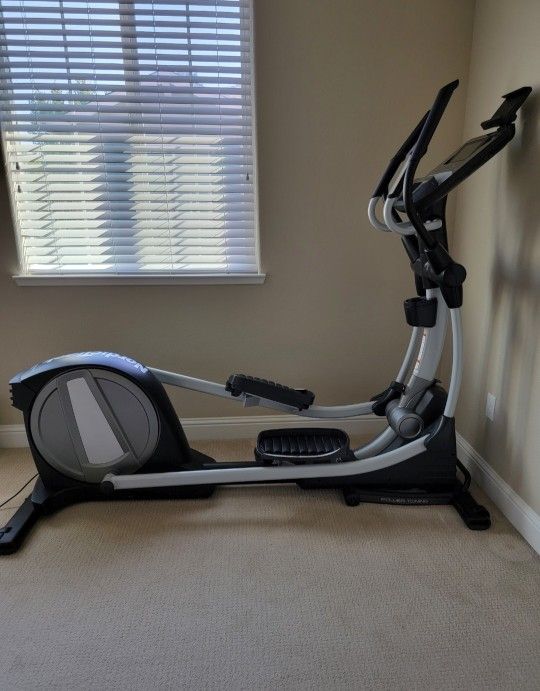 ***NordicTrack SE9i Foldable Elliptical