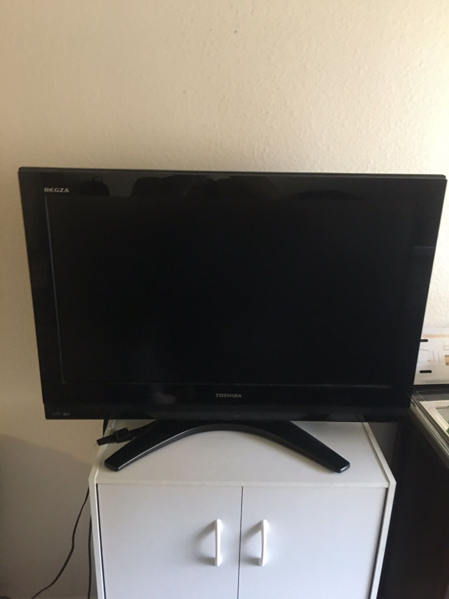 Toshiba 32” inch tv