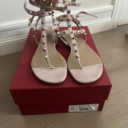 Valentino studded Pink Sandals