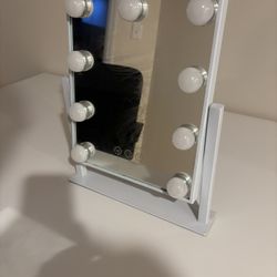 Vanity Mirror With Lights 