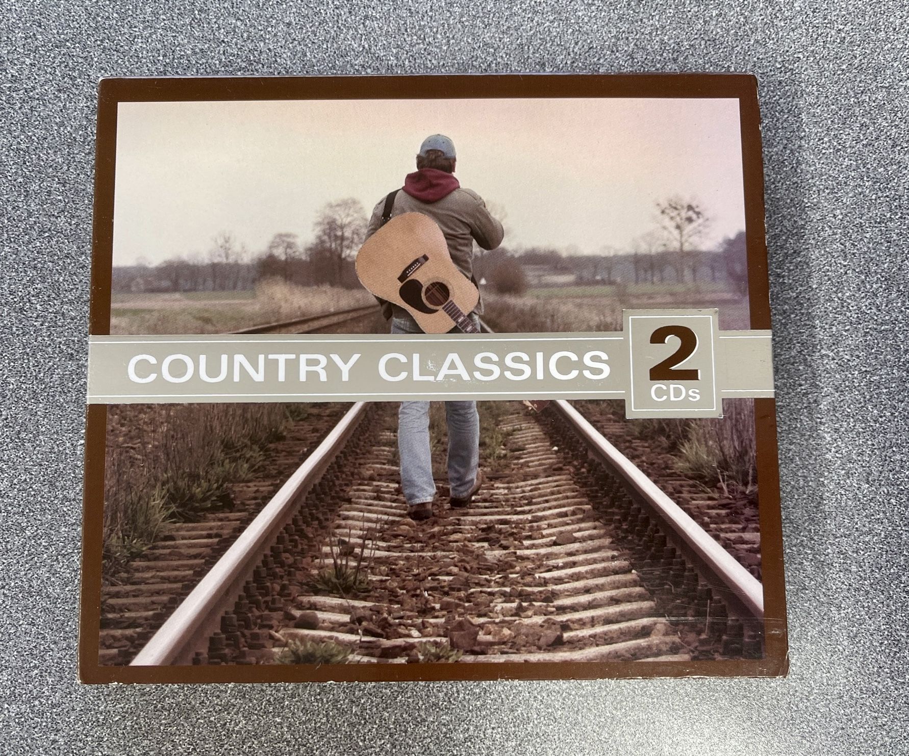 Country Classics (2010) 2-Disc CD Set -Good Condition