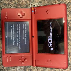 Nintendo DSi XL Mario 25th Edition