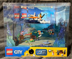 Lego City set 60377 Explorer Diving Boat Store Display