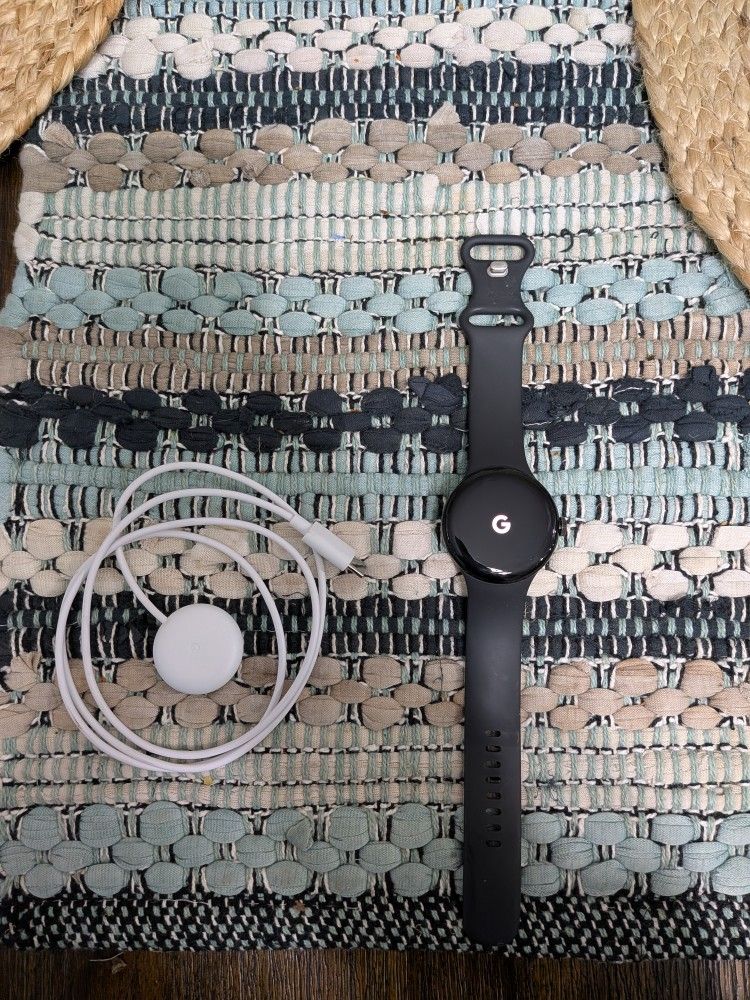 Google Pixel Watch With Charger