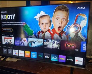 43" Vizio chromcast smart tv streaming apps 4k basically new less than 9 months. Great quality pic no scratch. Come with original remote