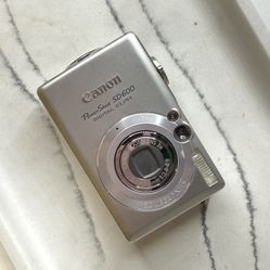 Digital Camera 